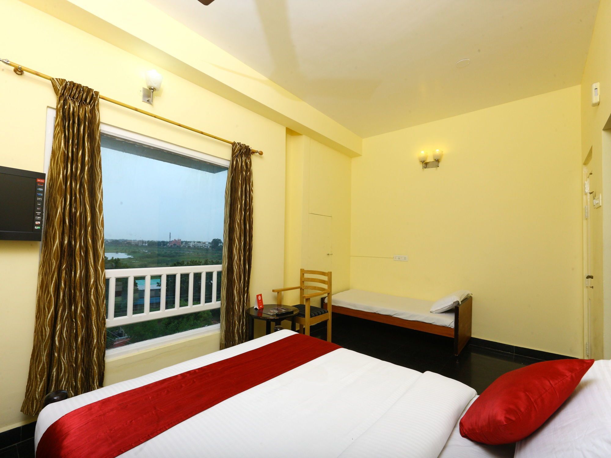 Oyo 10630 Hotel Nano Turf Madurai Exterior photo