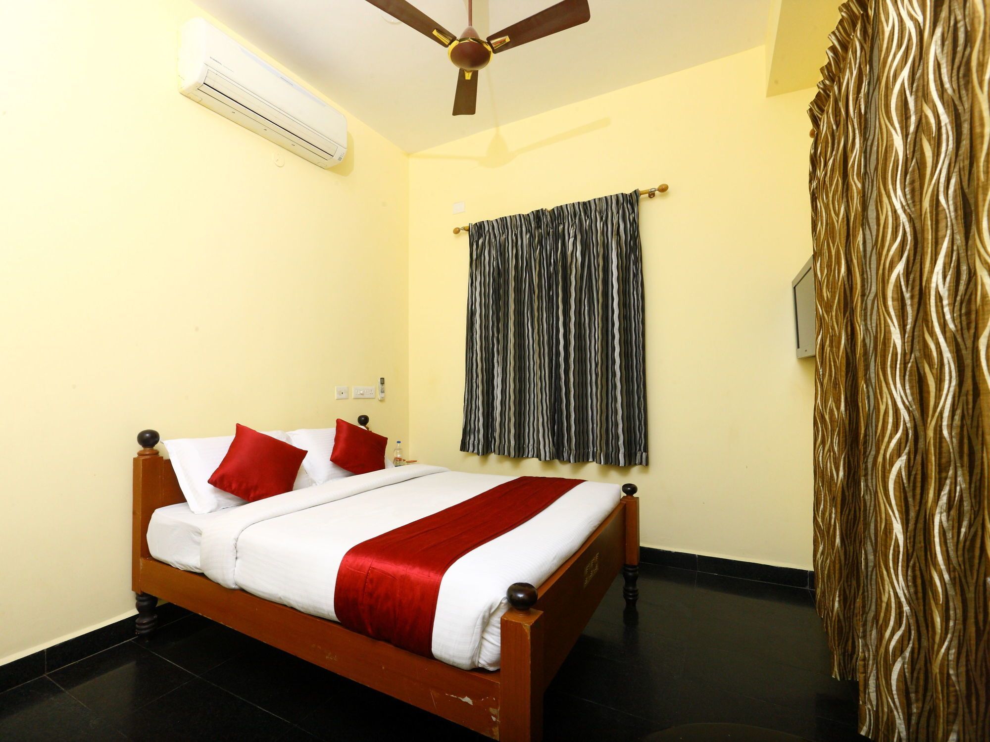 Oyo 10630 Hotel Nano Turf Madurai Exterior photo